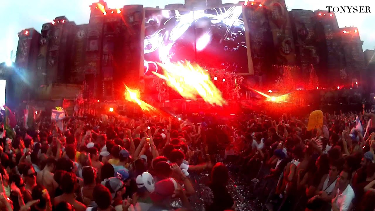 Skrillex Opening @ Tomorrowland 2012 [HD]