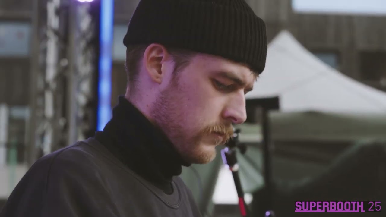 Peryl live at SUPERBOOTH25