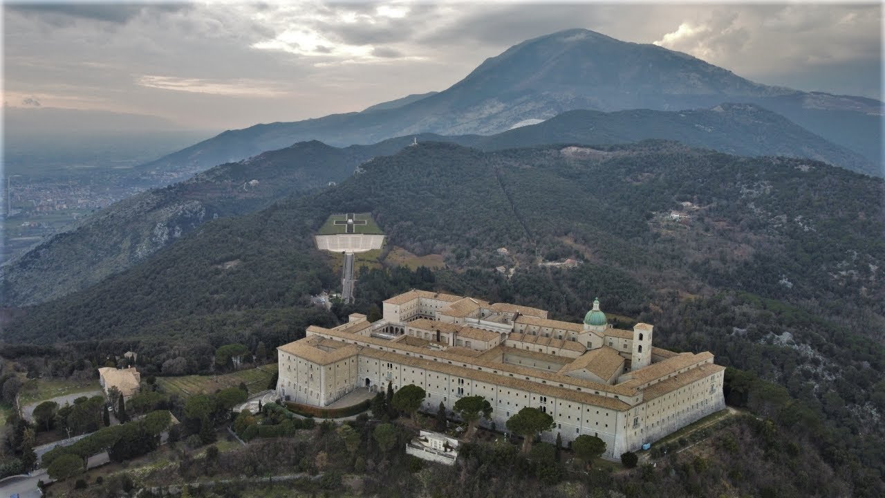 Abbazia Montecassino e Cimitero Militare Polacco [Drone 2.7K]