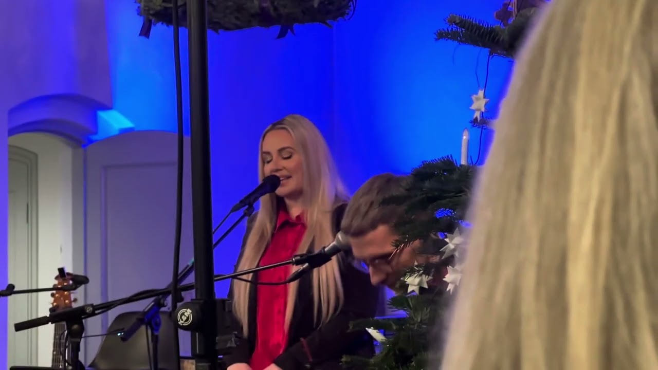 “Lille Messias”.    Anne Linnet.  Julekoncert i Kristrup Kirke. 10.12.2023