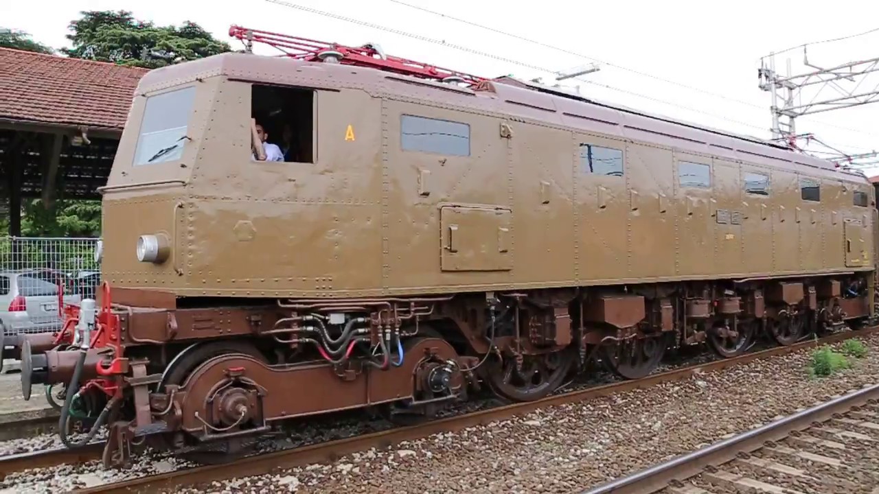 Treno Storico E428.202 + E656.590 in partenza da Sarzana (SP)