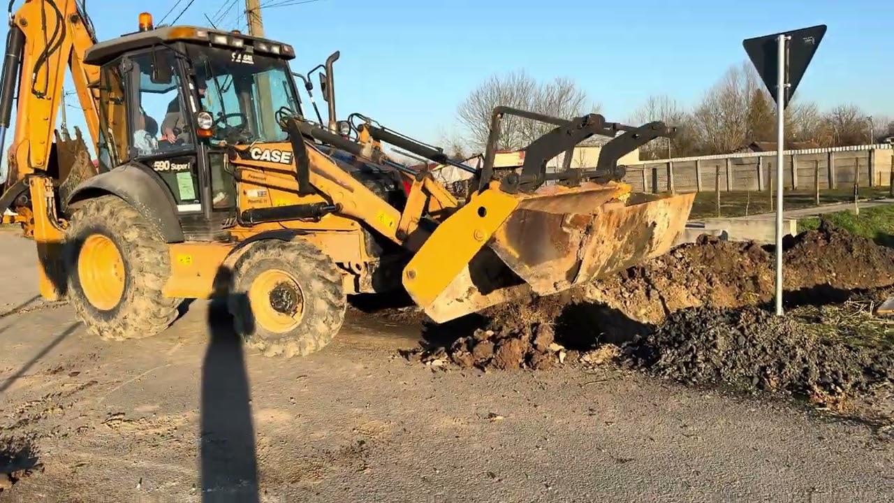 Buldoexcavator (Backhoe) Case 590 SR 2008