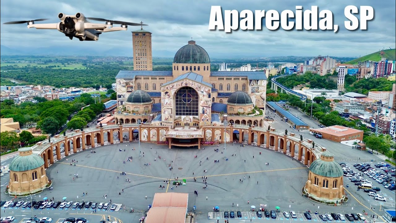 Imagens a&eacute;reas de Aparecida, SP, Santu&aacute;rio Nacional e Bas&iacute;lica Velha. 
