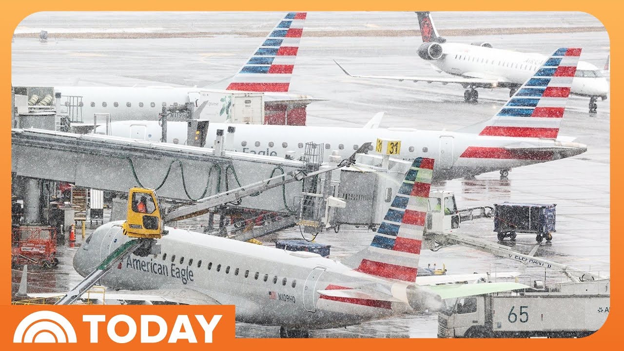 Northeast Blizzard Forces Thousands of Flight Cancellations