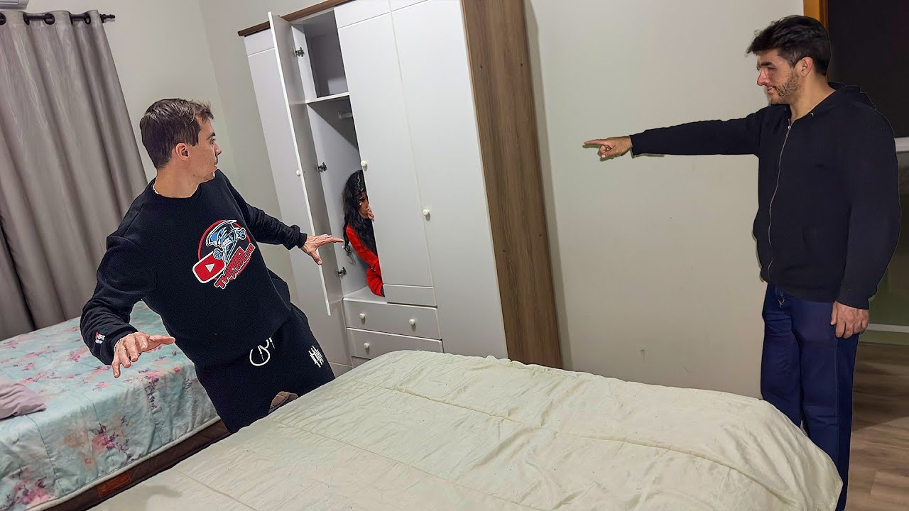 ВНУТРИ ЭТОГО ШКАФА В ДОМЕ ПОДПИСЧИКА БРУНО ЕСТЬ РЕБЕНОК