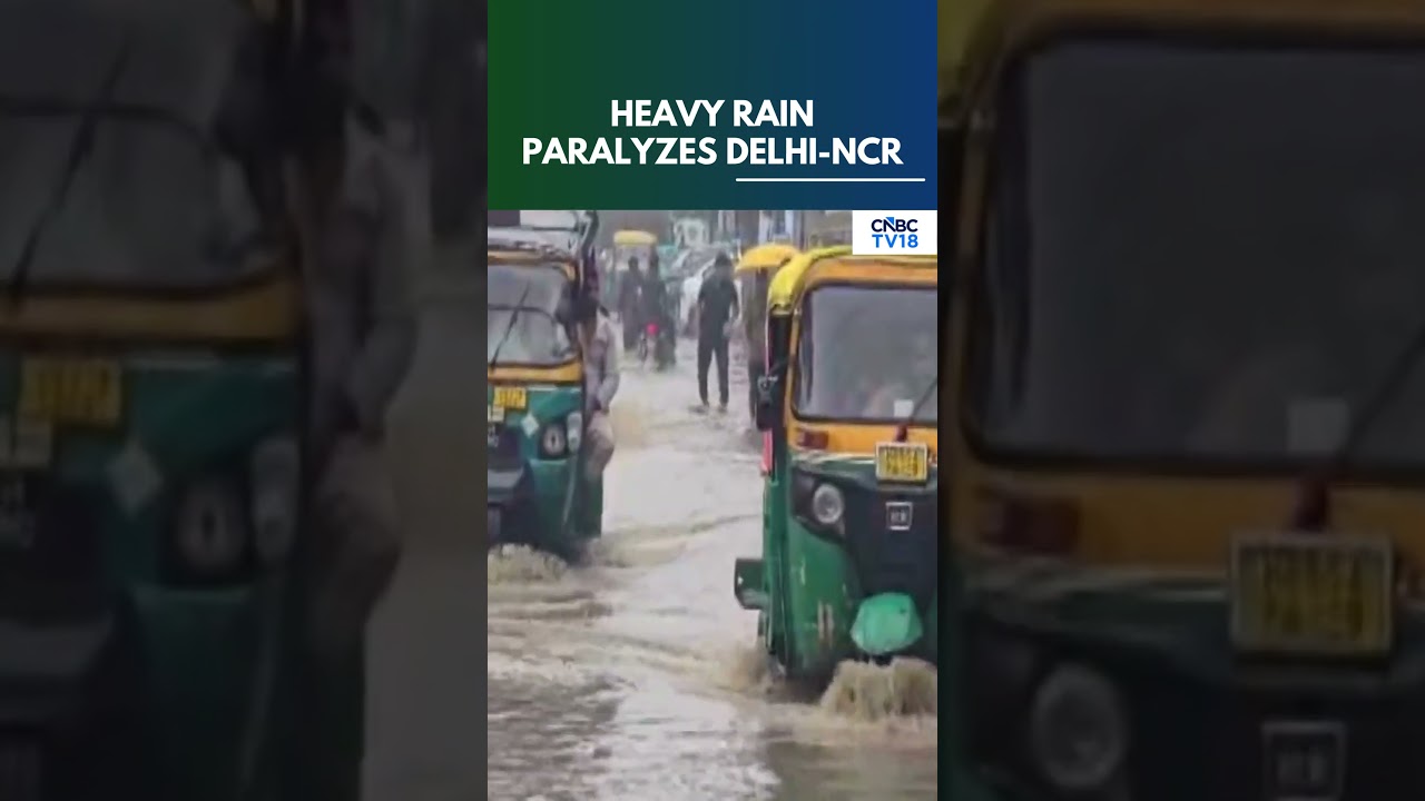 Heavy Rain Triggers Massive Traffic Jams & Waterlogging Across Delhi-NCR | IMD Weather Report | N18S