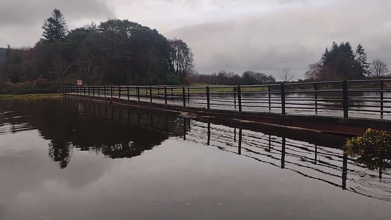 Flooding/very high tide Fishermans Walk/Brodick Golf Course @davetheraverovingtherock