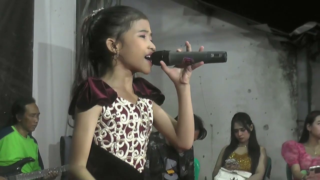 Mega ria live gersikan payung hitam audio sahabat musik krian