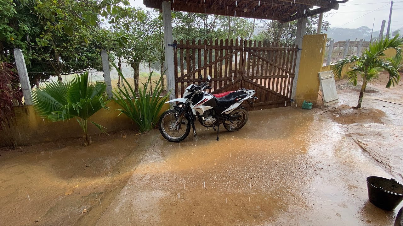 TROVOADA CHEGOU COM TUDO NO SÍTIO / RAIOS E TROVÕES QUE ASSUSTARAM!!!