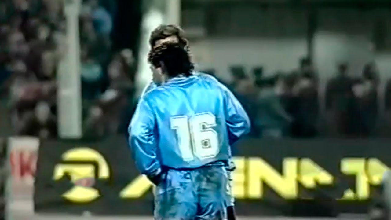 El día que Maradona jugo con la camiseta numero 16 en Napoli (1990)