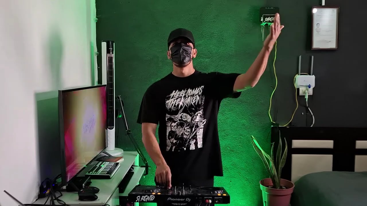 ROOM SESSION #1 / HARD TECHNO 