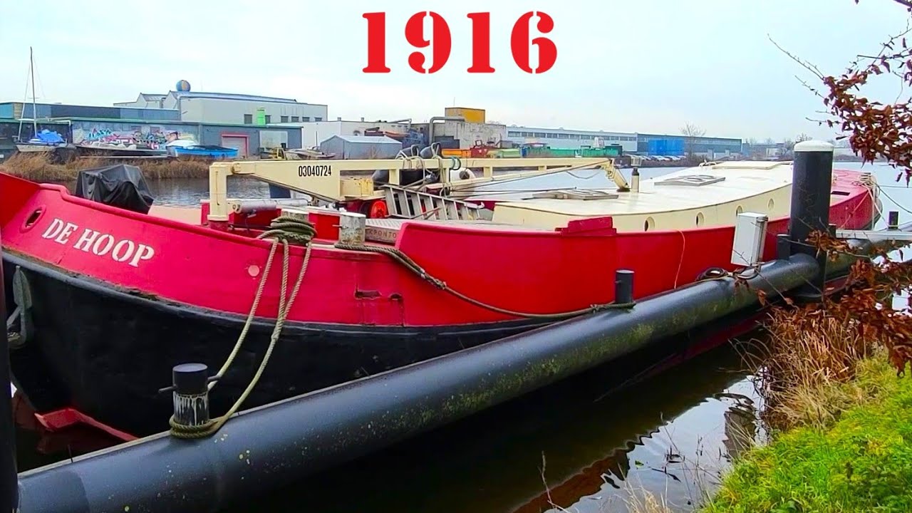 DE HOOP 1916. Старые голландские корабли и лодки. Небольшая голландская гавань.