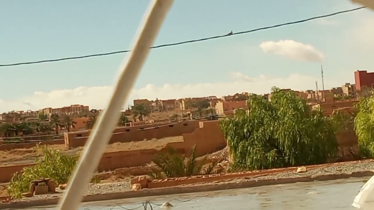 كيفاش  بدات قصتي من بنت الليل بسبب الاب ديالي باعني رخيصه مقابل الفلوس وشنو داز عليا فهاد العالم 😭