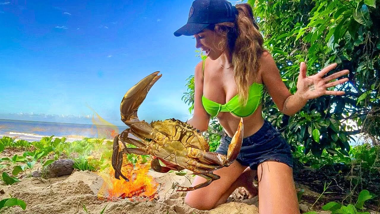 Ловля грязевых крабов! &mdash; ГОТОВИМ ЕДУ НА ПЛЯЖЕ В ОДИНОЧКУ 🦀🏝️