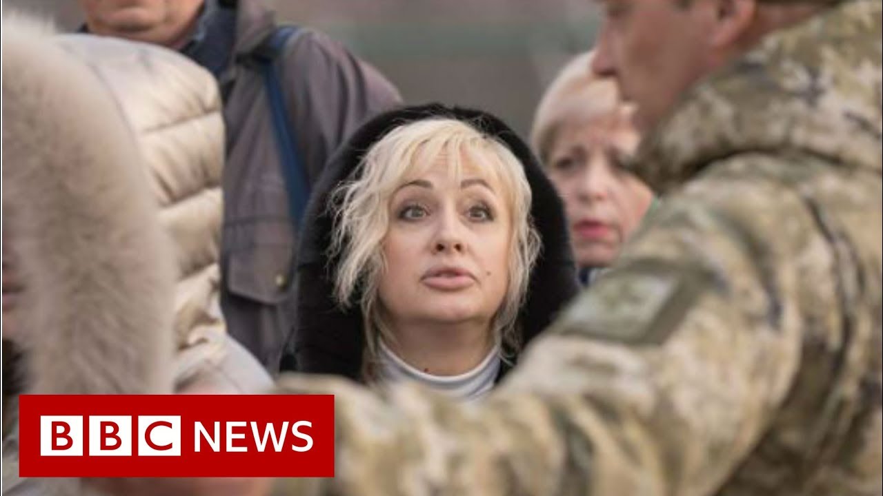 The killer queues of Ukraine - BBC News