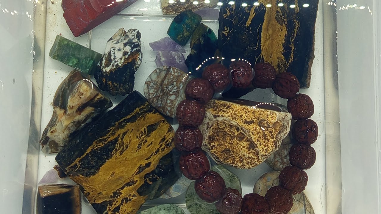 Bongkahan Batu Koleksi Kecil #batualam #batumewah #gemstone #koleksi
