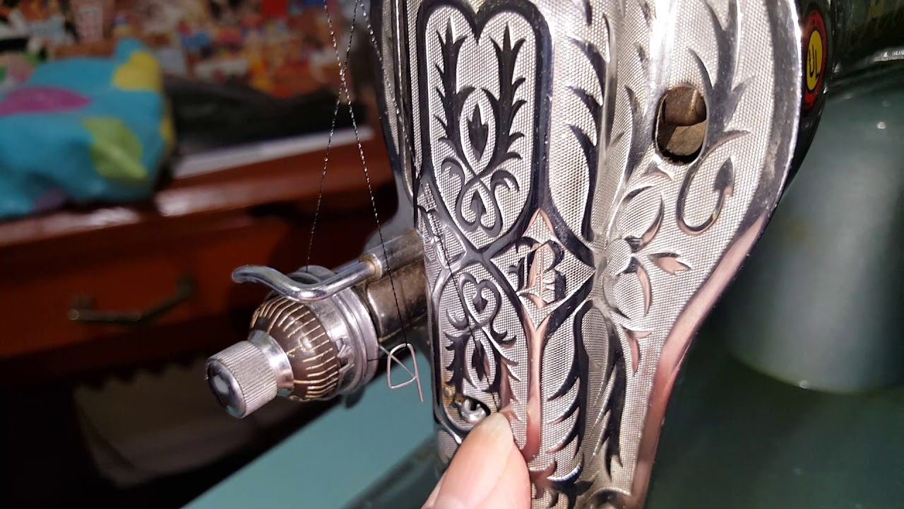 Threading a Singer 15 Clone aka Kingston aka Brother