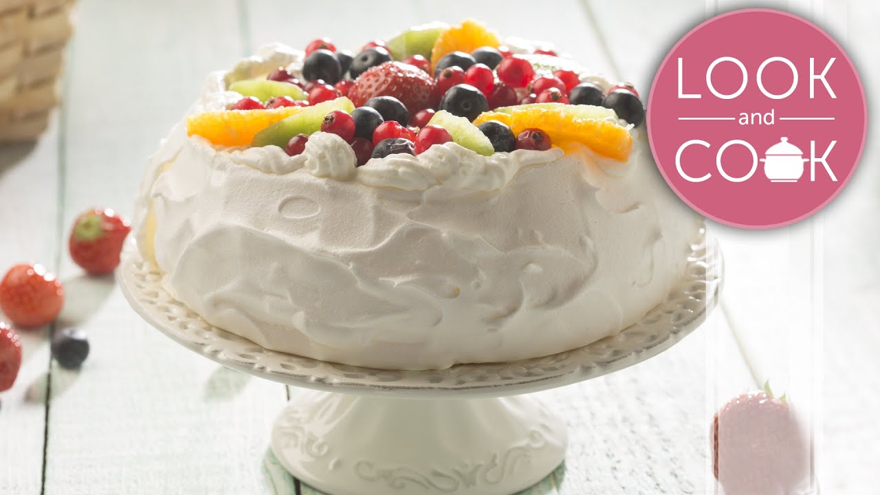 Pavlova Recipe - #christmas2023 #christmascake