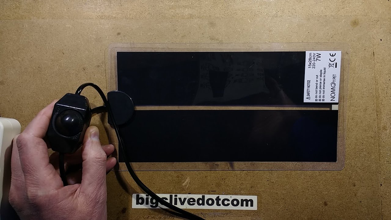 Cheap eBay heater pad and its control circuitry.  (with schematic)