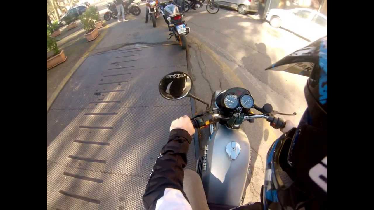 On board Benelli 125 2t bicilindrico Go Pro