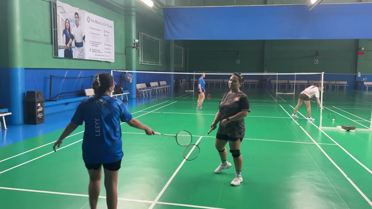 Gayl/Nikki vs Lei/Trisha