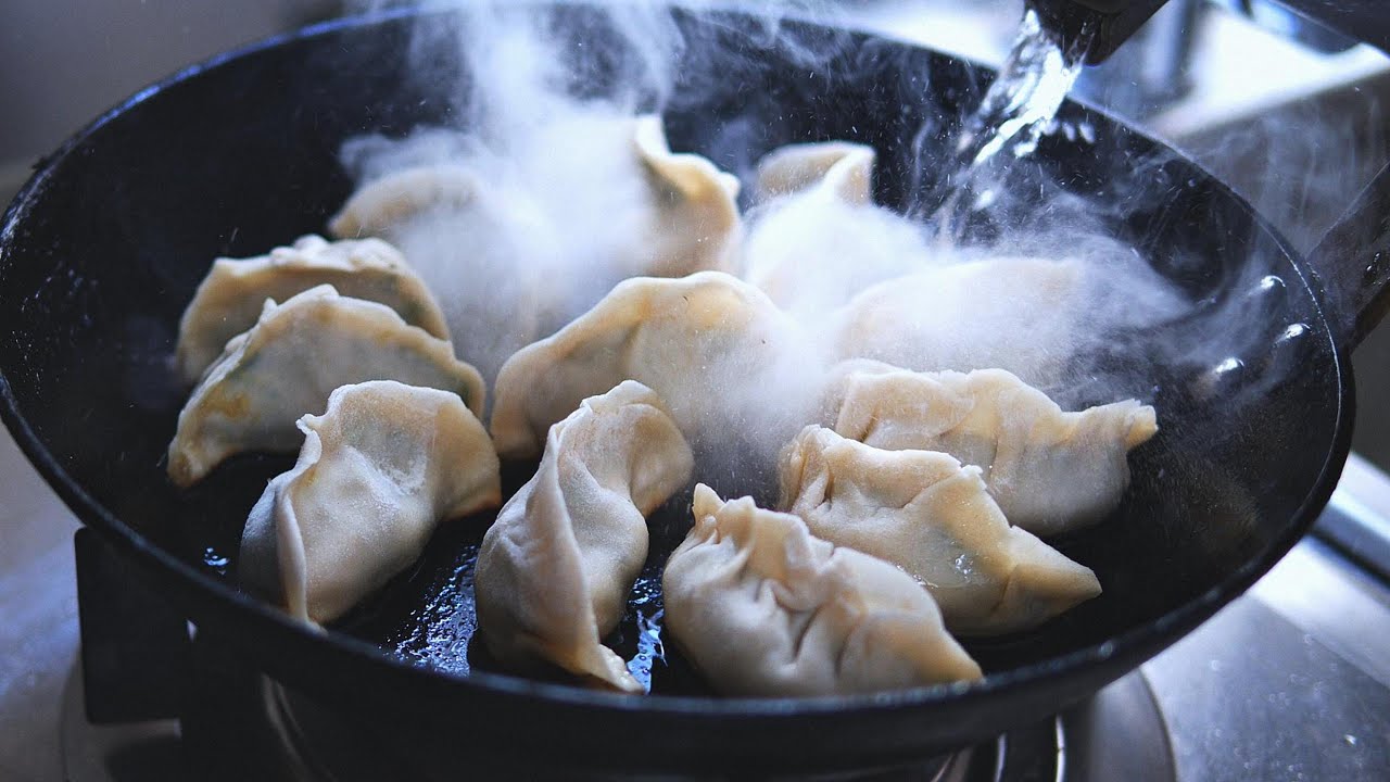 🥟 这是一位南方男人的手工饺子。没有速冻，没有捷径，只有一点点时间，一点点心意。
