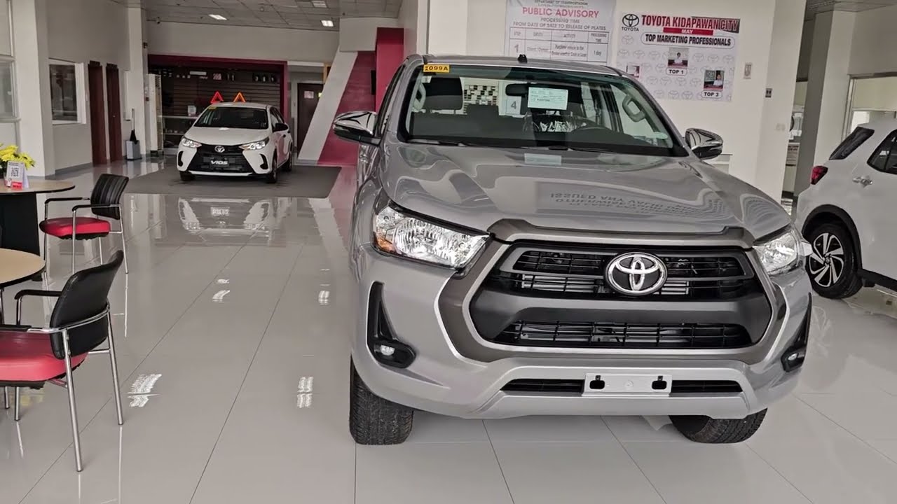 TOYOTA HILUX 2.4 E 4X2 AT 2025