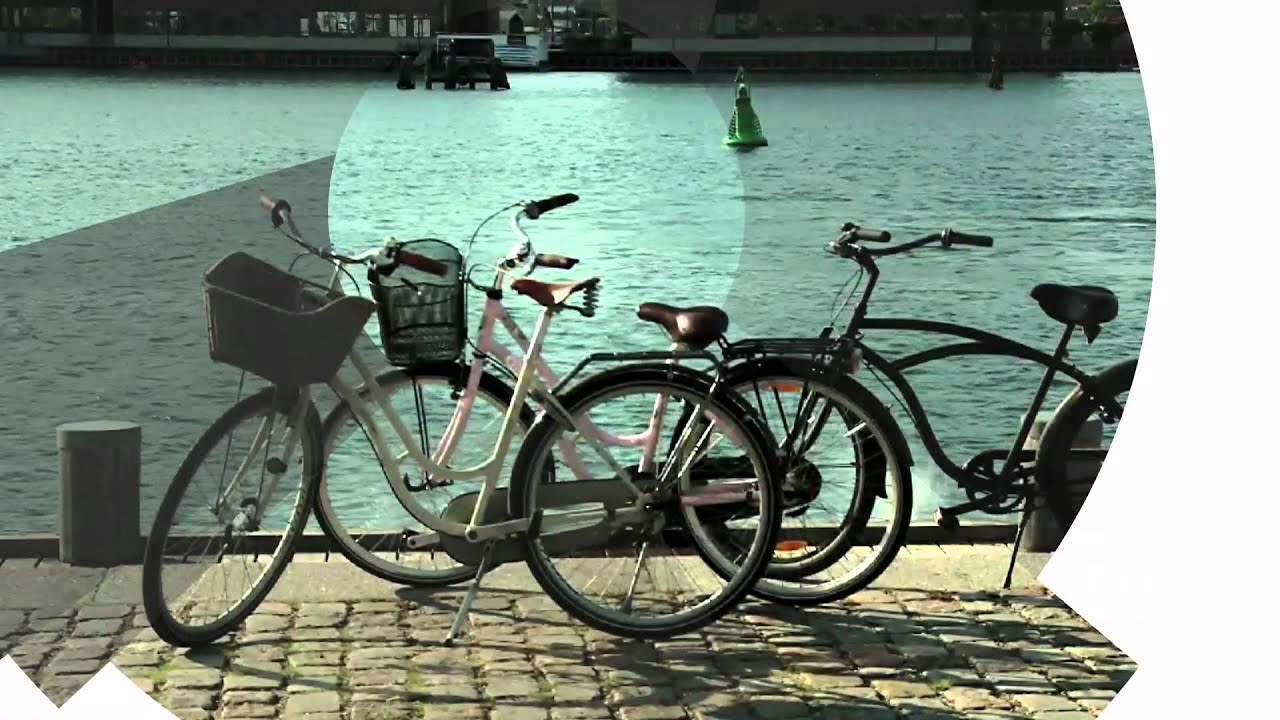 The harbor turns blue - City of Copenhagen