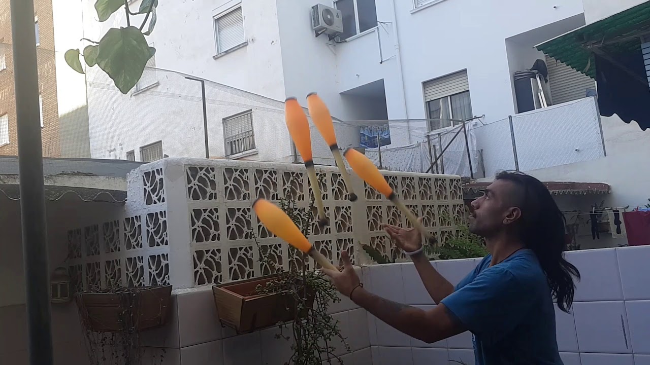 Como hacer malabares con 4 clavas - Marraqueta Malabar