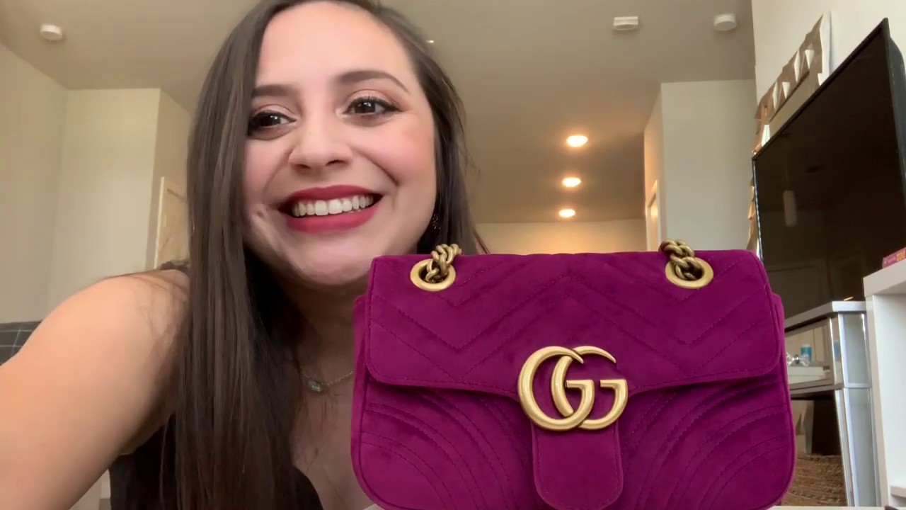 Gucci Marmont Mini Velvet Review/ What’s In My Bag/ Mod Shots!