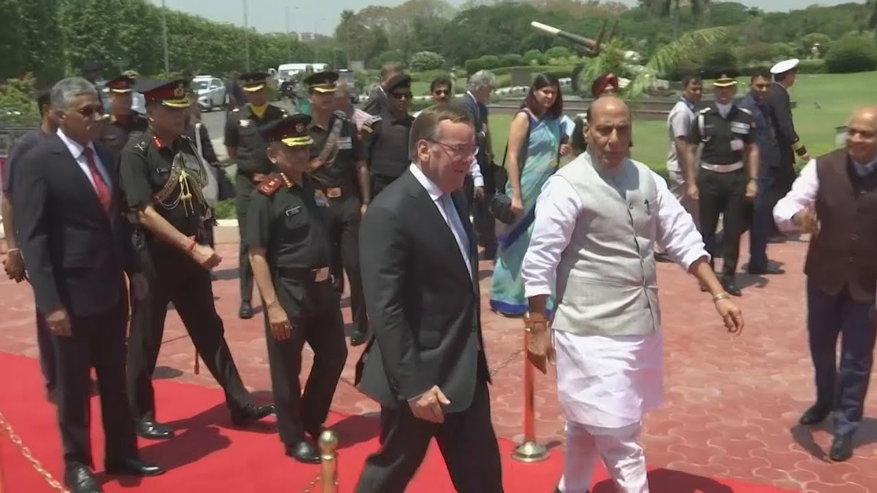German Defence Minister meets Indian counterpart
