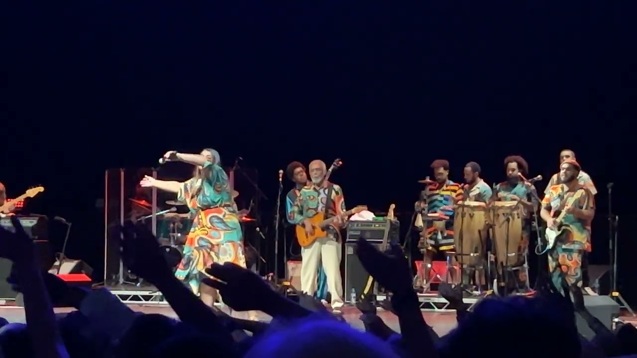 Gilberto Gil & Family; Volta e V&aacute; se Benzer, Preta Gil. Liverpool Philharmonic Hall - 27/07/2022.