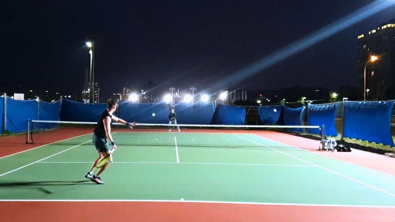 3.0 Vs Former College Player In Crazy Wind Conditions