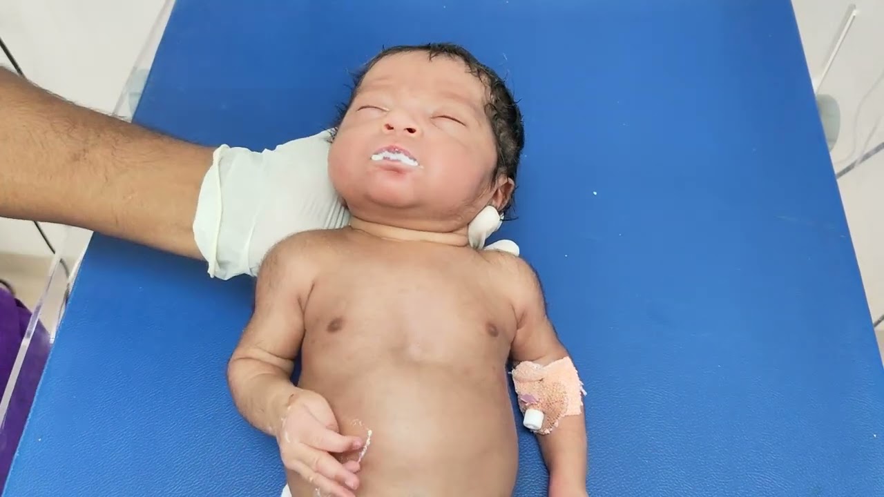 Newborn Baby ko Bottle se Doodh Kaise Pilaye? | Baby Bottle Feeding Tips for New Moms