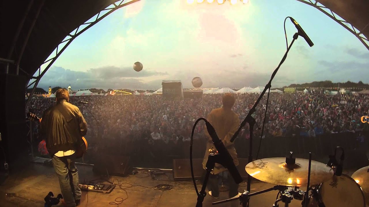 Oasis 'Champagne Supernova' tribute by Noasis @ Ca