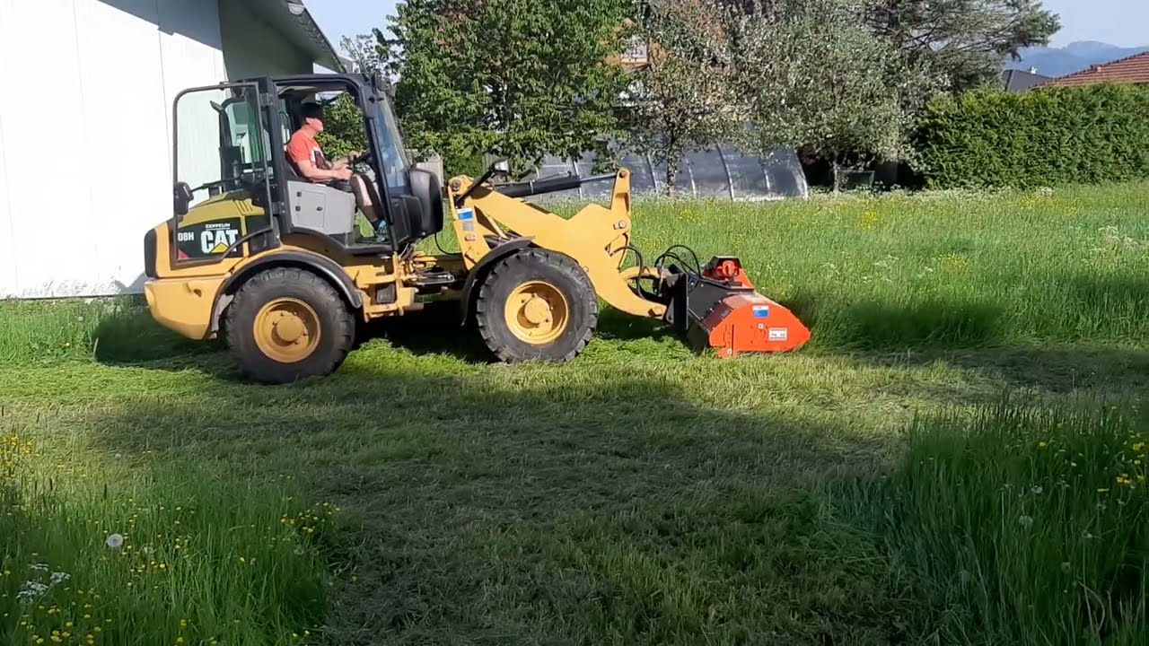 Mulcher hydraulisch auf Cat 908 H Radlader Humer Machines Gmbh