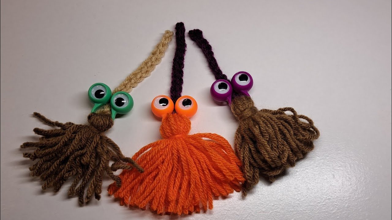 How to Crochet a Googly Eyed Witches Broom #crochet