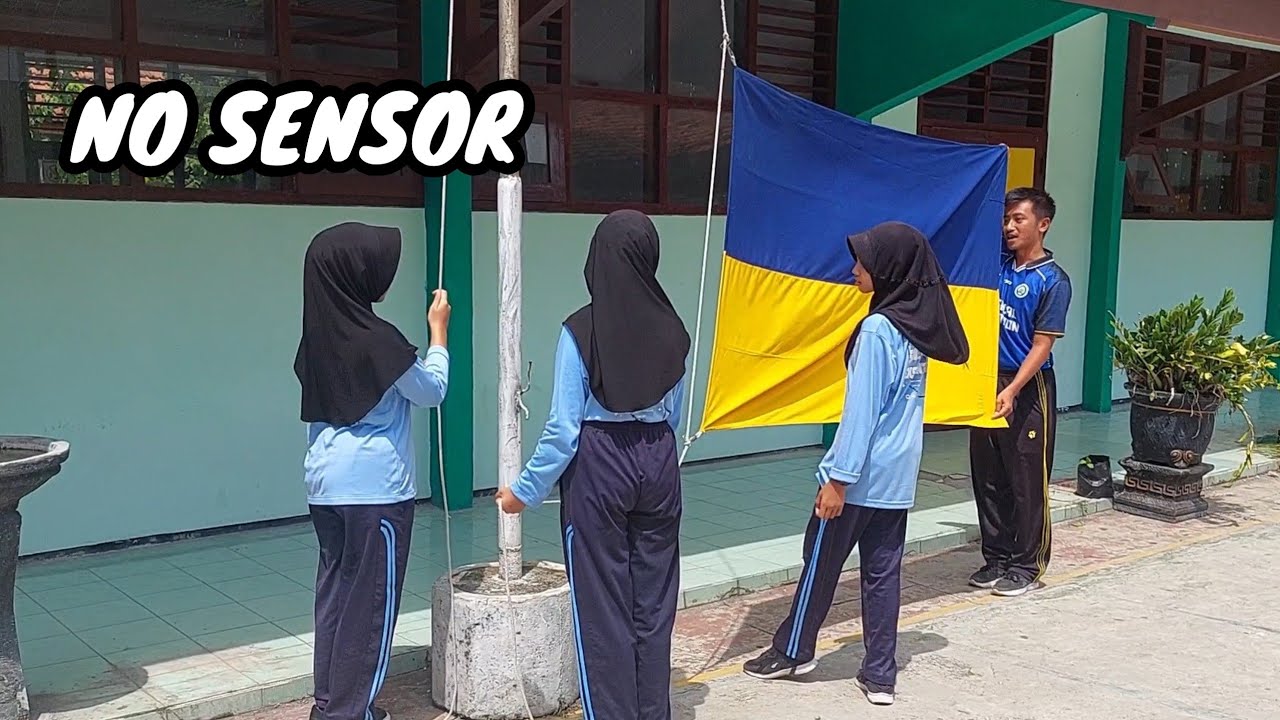 LATIHAN UPACARA BENDERA