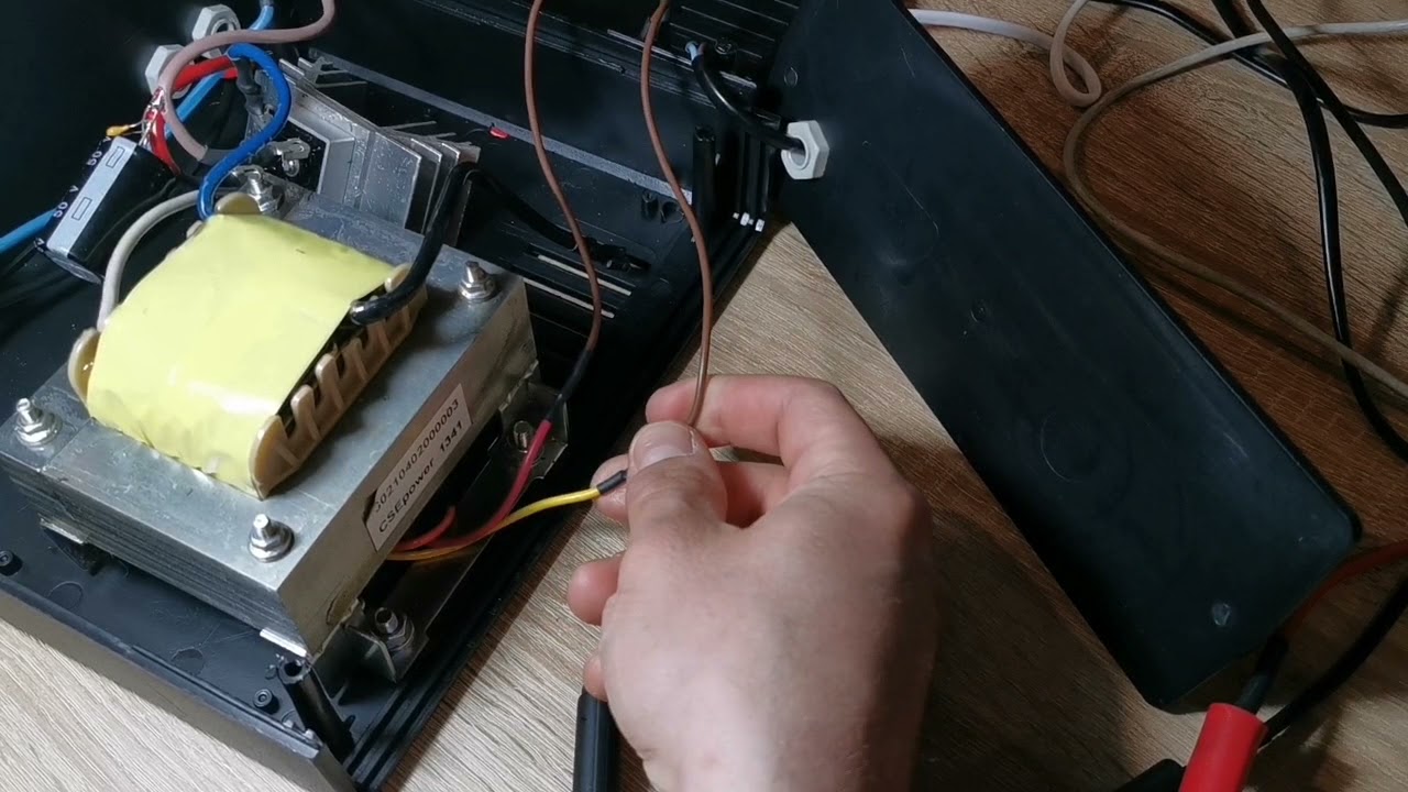 Prostownik 20 amper DIY 90zł Trafo z UPS, zrób to sam