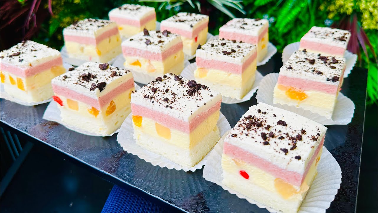 Prăjitura cu fructe și creme delicioase - un desert pe placul tuturor