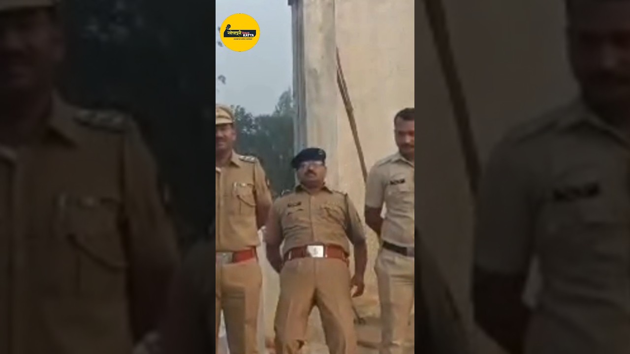 SOLAPUR:झेंडा वंदन करताना पोलीस अधिकाऱ्याचा मृ*त्य#shortvideo