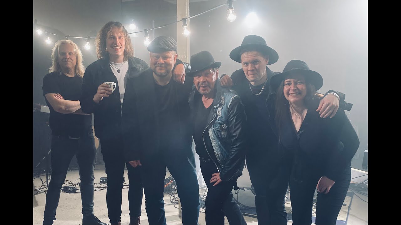 Pate Mustajärvi: Rolling stone