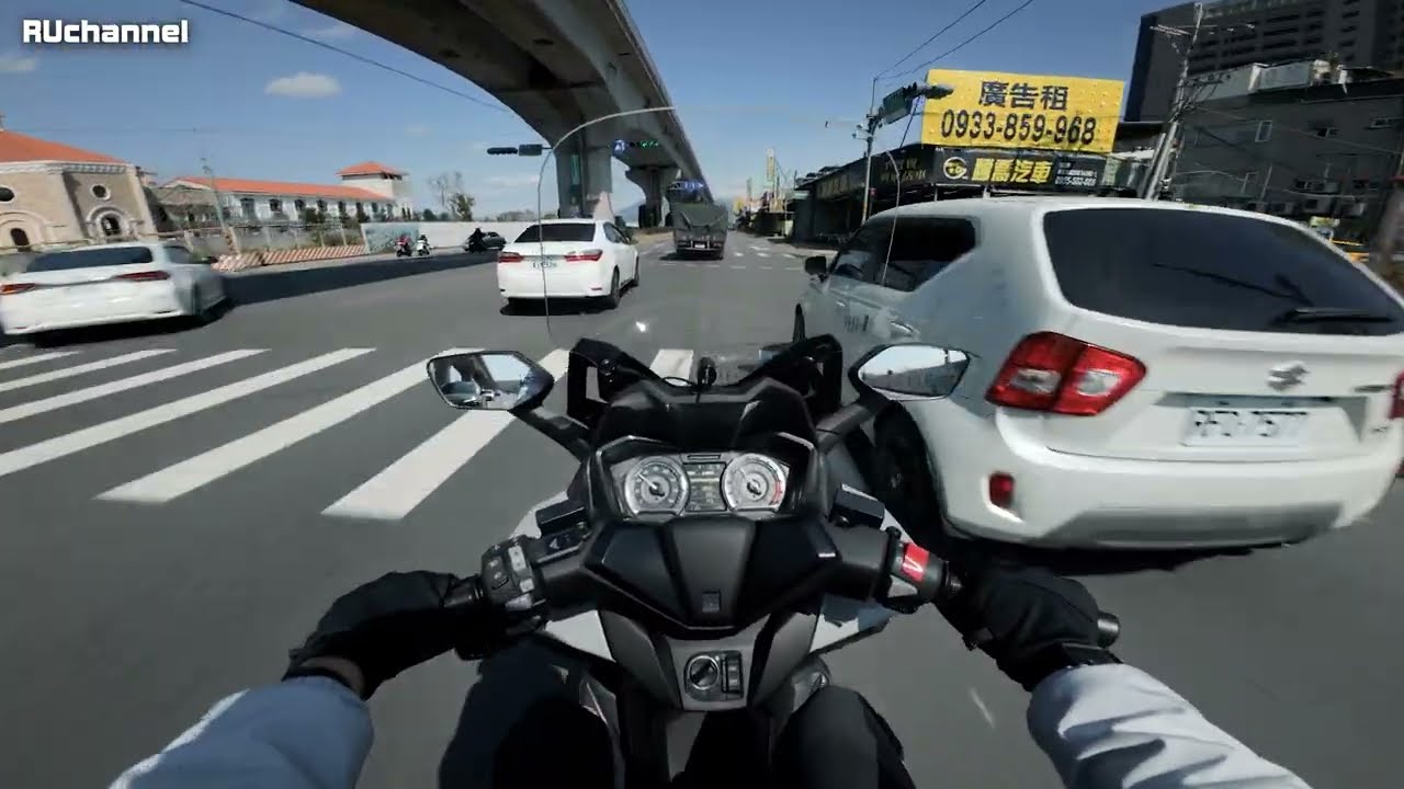 POV Ride to Work on a Forza 350 in Taiwan