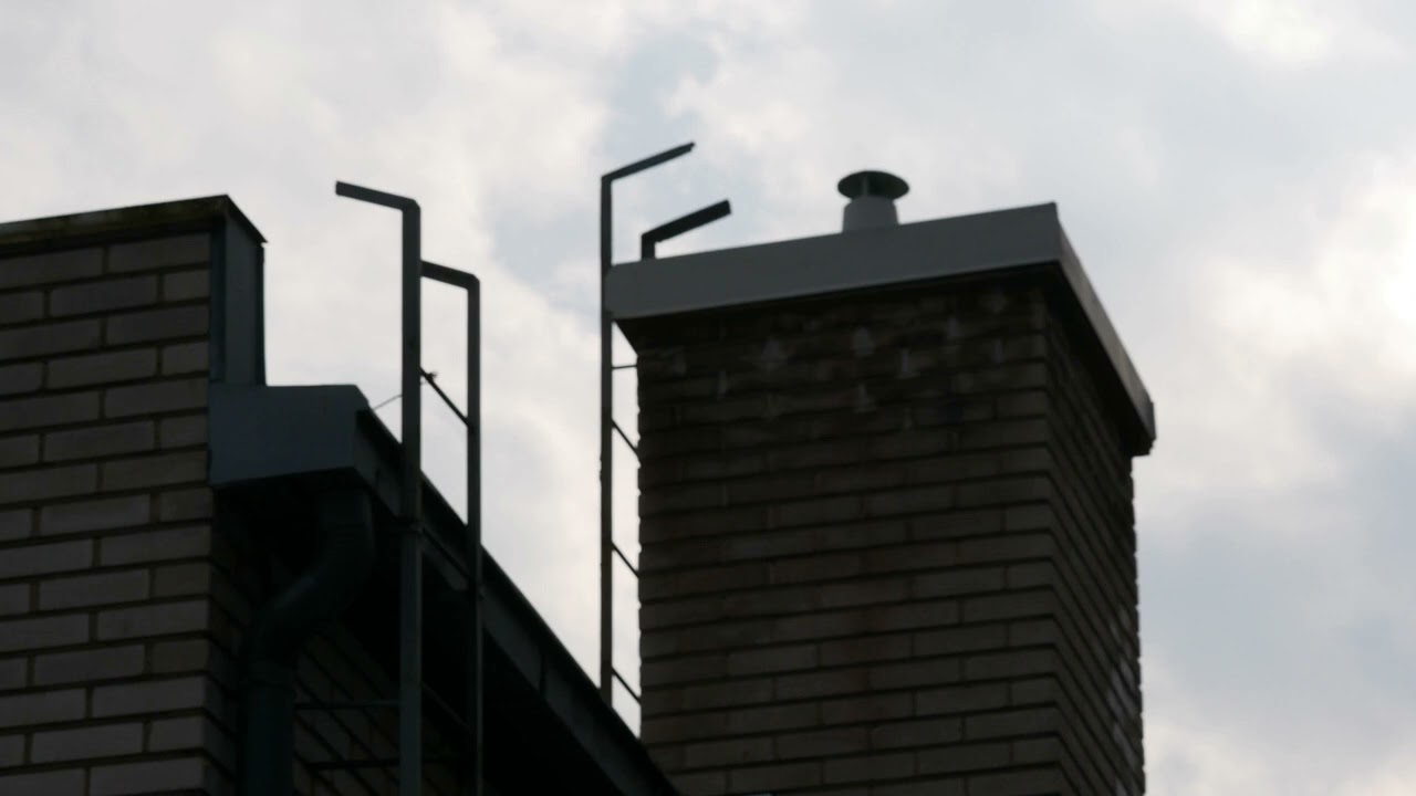 Kolme kerrostaloa puretaan Lauttasaaressa