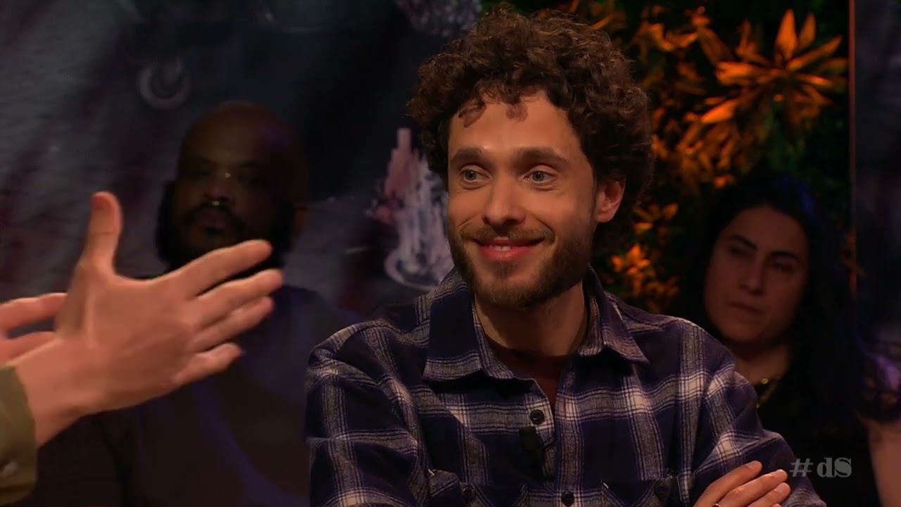 Fragment: regisseur Shady El-Hamus en acteur Daniël Kolf te gast bij De Sociëteit