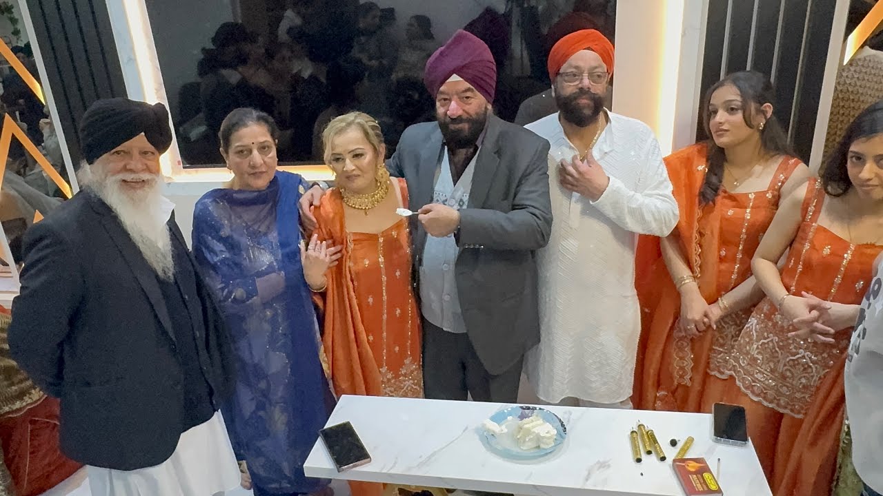 LIVE Sukhmani Sahib's Paath - GUNKAN FAMILY Welcomes NEW HOME #ADPhotographyStudio#ShabadGurbaniUK. 