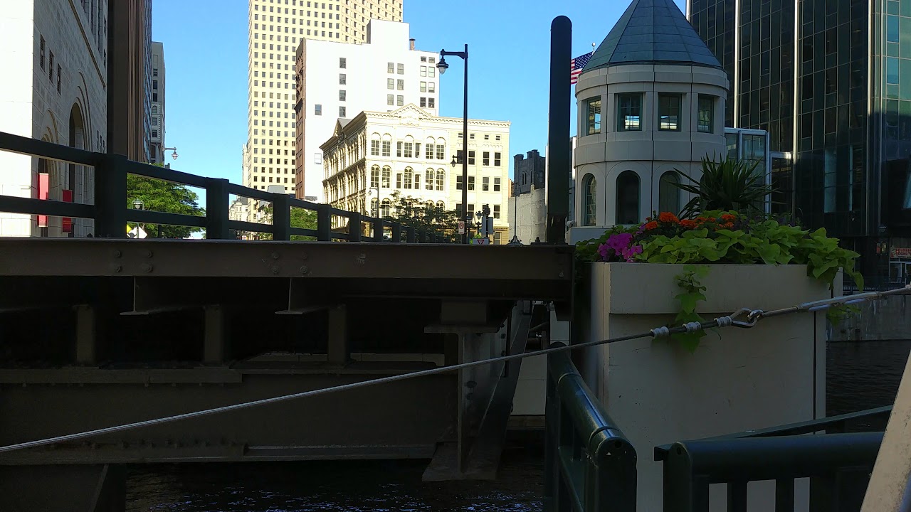 Wisconsin Avenue Bridge