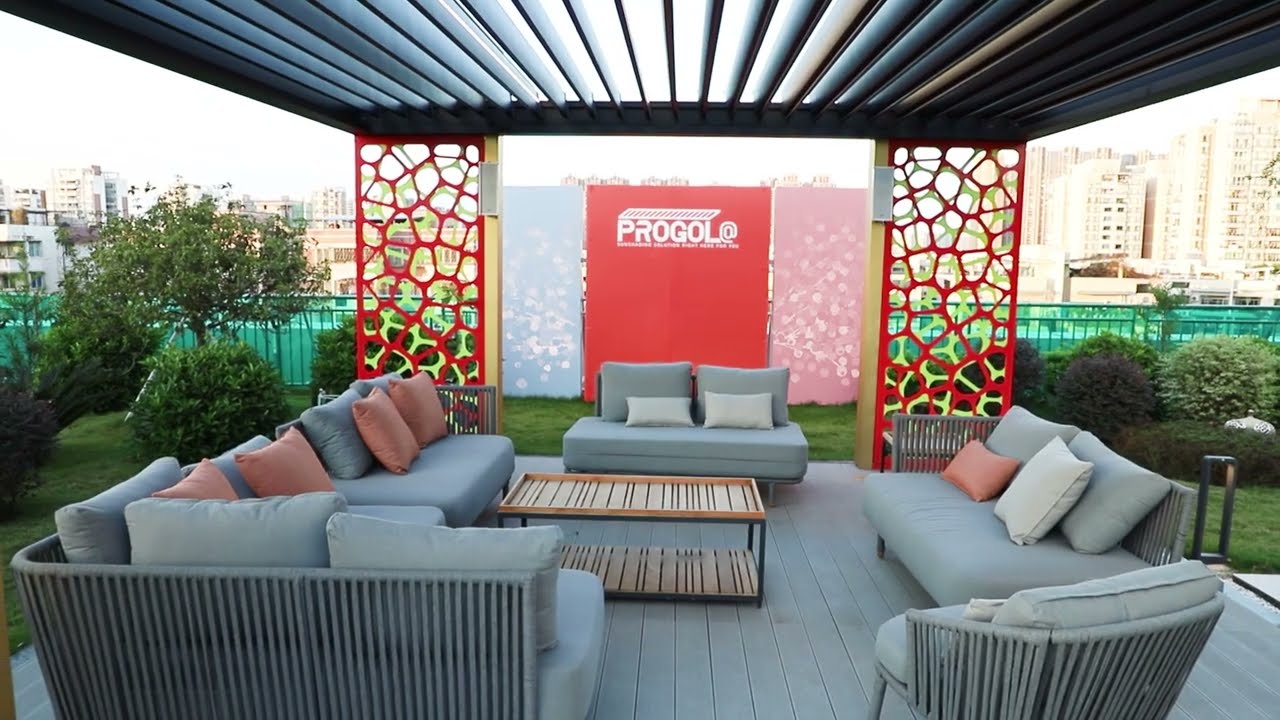 Create your dream outdoor living area with our 170, 220 and 300 series pergolas.