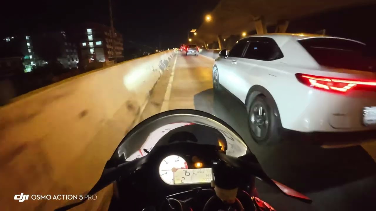 เปิดคันเร่งไม่ได้เลย หน้าจะลอยอย่างเดียว😅 #bmws1000rr #บักหลามช่างหนุ่ม #guขี่s1000 
