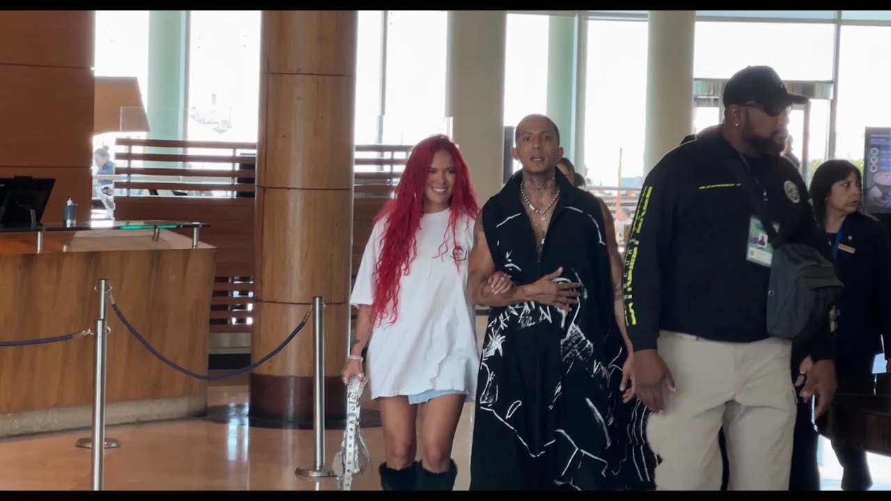 Karol G saluda por primera vez a los fans desde su hotel en Viña 2023